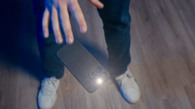 Leviosa Phone by Joo Miranda and Julio Montoro - Image 3